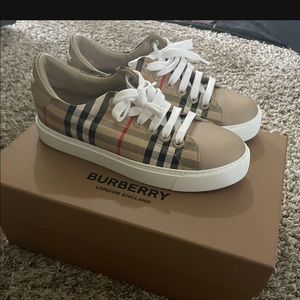 Burberry sneakers
